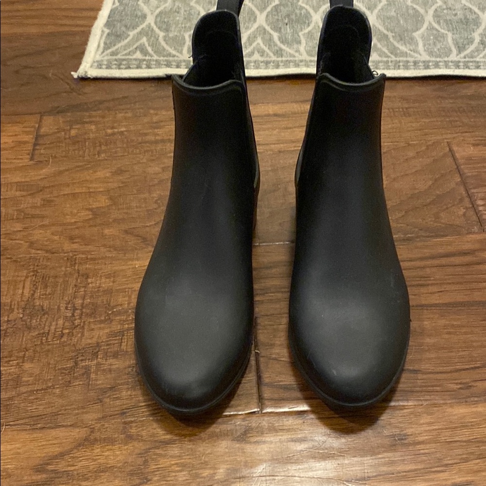 J Crew size 7 black rain boots